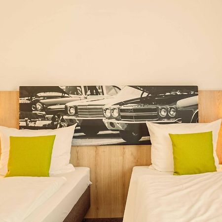 Highway Hotel Herbolzheim Kültér fotó