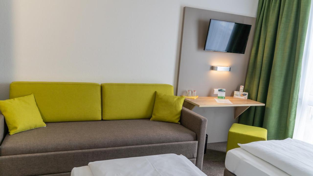 Highway Hotel Herbolzheim Kültér fotó