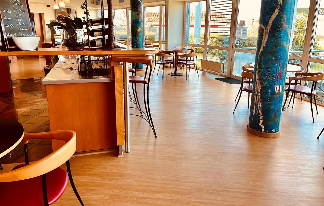 Highway Hotel Herbolzheim Kültér fotó