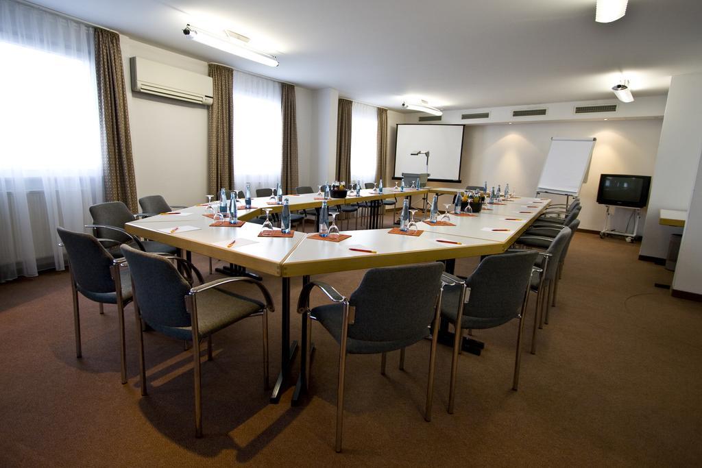 Highway Hotel Herbolzheim Kültér fotó