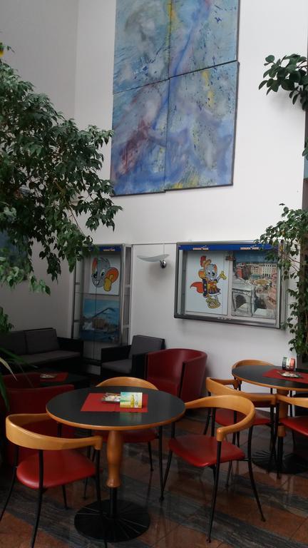 Highway Hotel Herbolzheim Kültér fotó